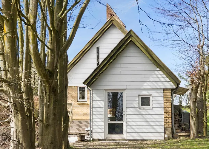 3 Bedroom Amazing Home In Farevejle